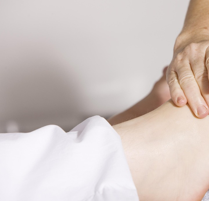 physical therapist manual therapy shoulder treatment